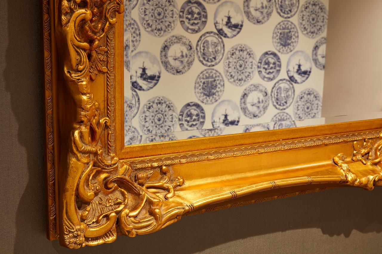 צ'ידל Oddfellows On The Park מראה חיצוני תמונה Detail of a gold-gilt frame