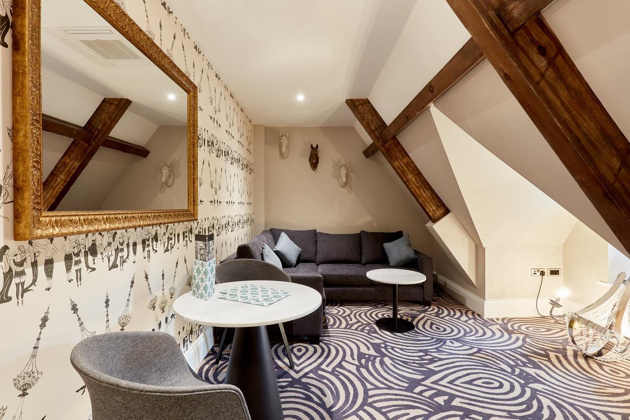 צ'ידל Oddfellows On The Park מראה חיצוני תמונה The interior of a suite at the hotel