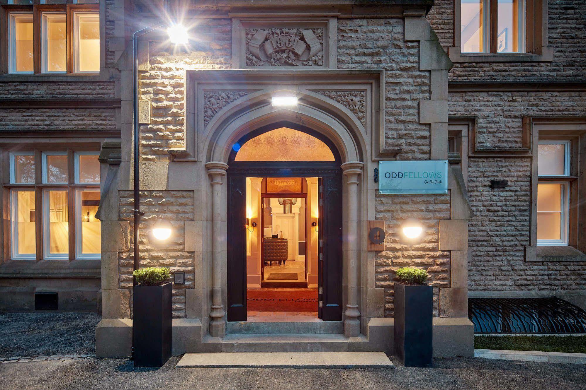 צ'ידל Oddfellows On The Park מראה חיצוני תמונה The entrance to the hotel