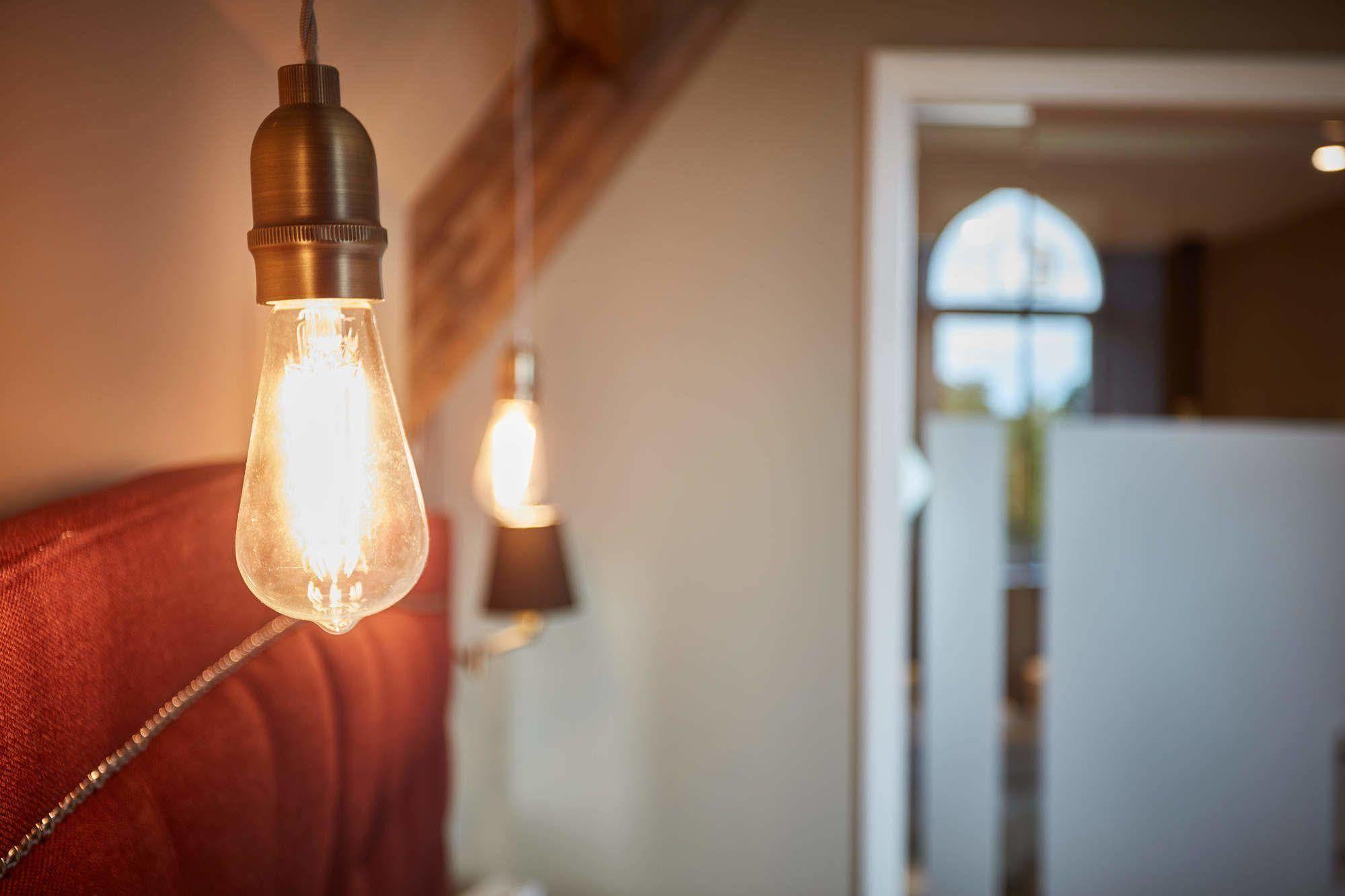 צ'ידל Oddfellows On The Park מראה חיצוני תמונה A light bulb