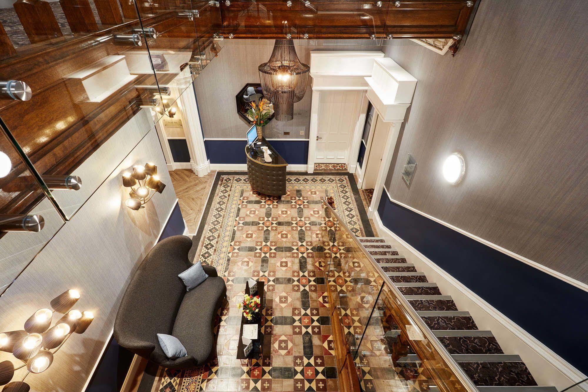 צ'ידל Oddfellows On The Park מראה חיצוני תמונה Interior of the hotel